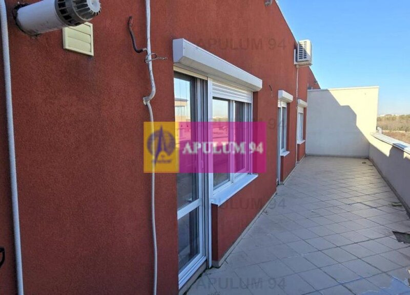 Apartament 3 camere cu terasa de 29 mp Prelungirea Ghencea stradal.